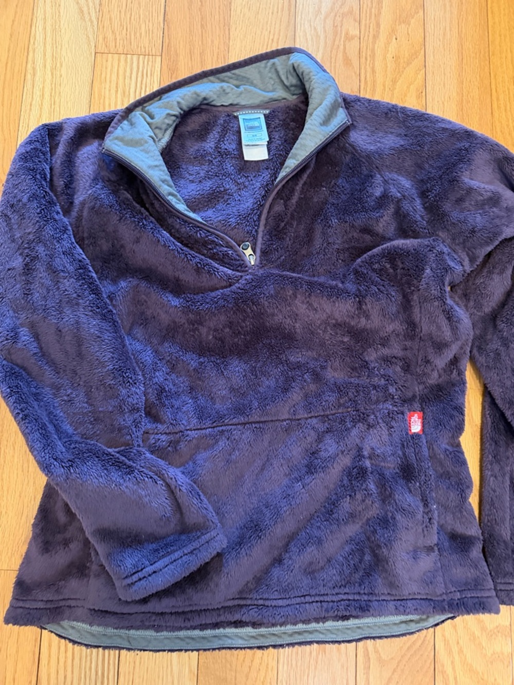 North Face Purple Plush Quarter-Zip Fleece Pullover like new. Size M